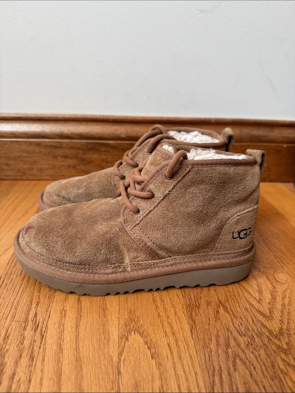 UGG Kids Boots Chukka Neumel Chestnut Brown Suede Kids Size 2